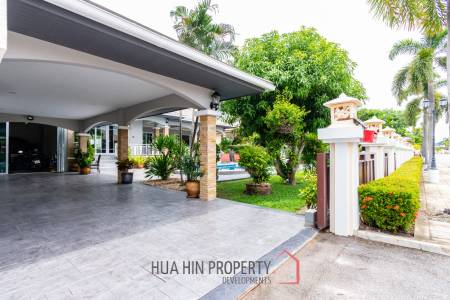 Luxury 3/4 bed pool villa close to Cha'am beach