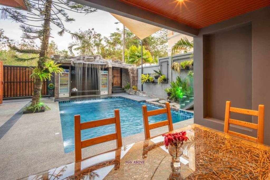 Modern 5 Bedroom Villa with Exceptional Amenities in Soi Saiyuan, Rawai