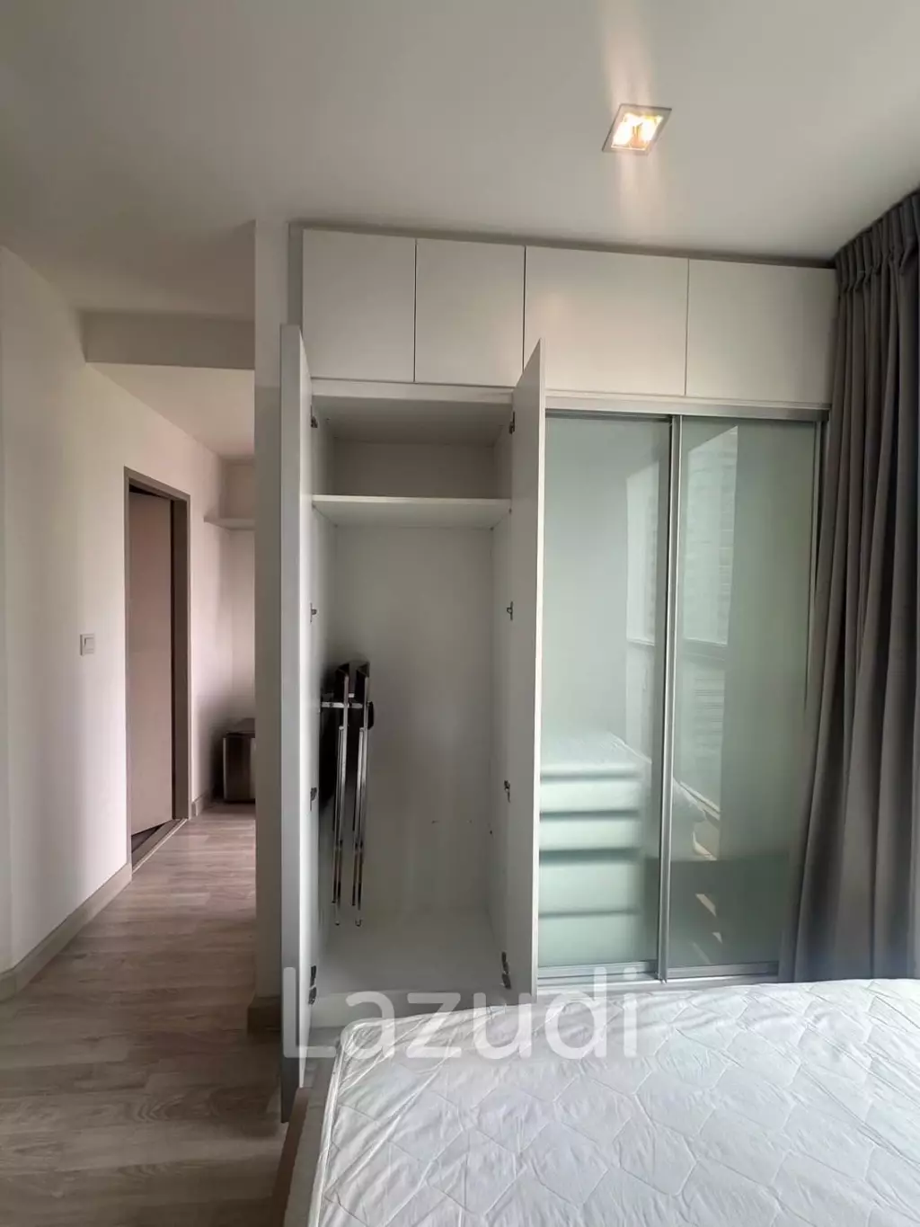 Studio 1 Bath 21 SQ.M Ideo Mobi Phayathai
