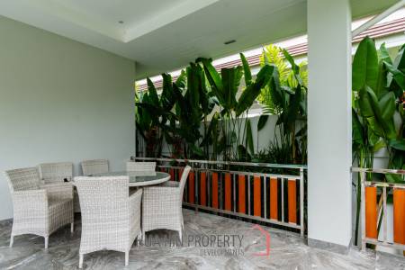 Woodlands Residence : 3 bed pool villa on a large corner plot