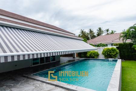 Woodlands Residence : 3 bed pool villa on a large corner plot