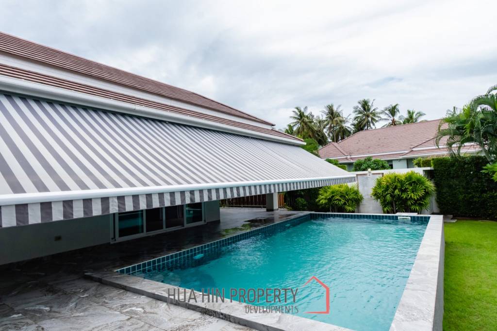 Woodlands Residence : 3 bed pool villa on a large corner plot