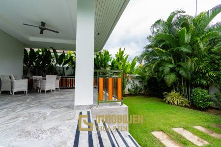 Woodlands Residence : 3 bed pool villa on a large corner plot