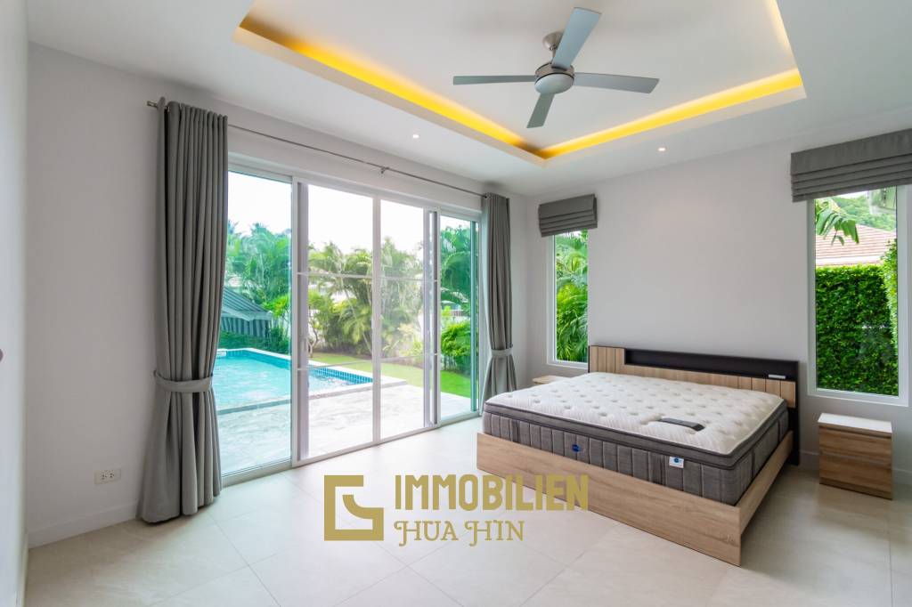 Woodlands Residence : 3 bed pool villa on a large corner plot