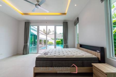 Woodlands Residence : 3 bed pool villa on a large corner plot