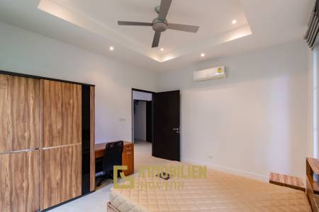 Woodlands Residence : 3 bed pool villa on a large corner plot