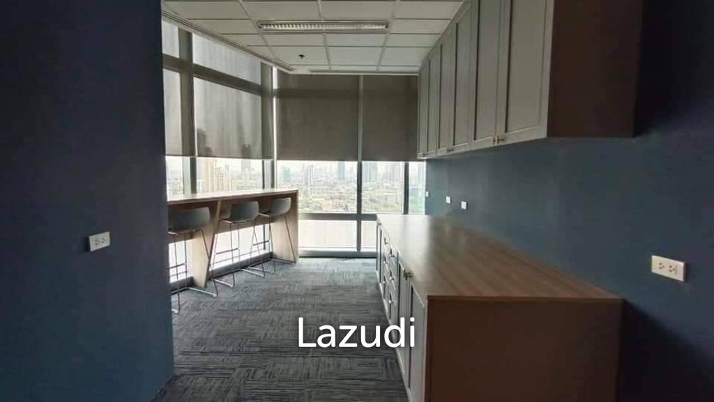 Newly Renovated Luxury Office Space for rent in Phayathai