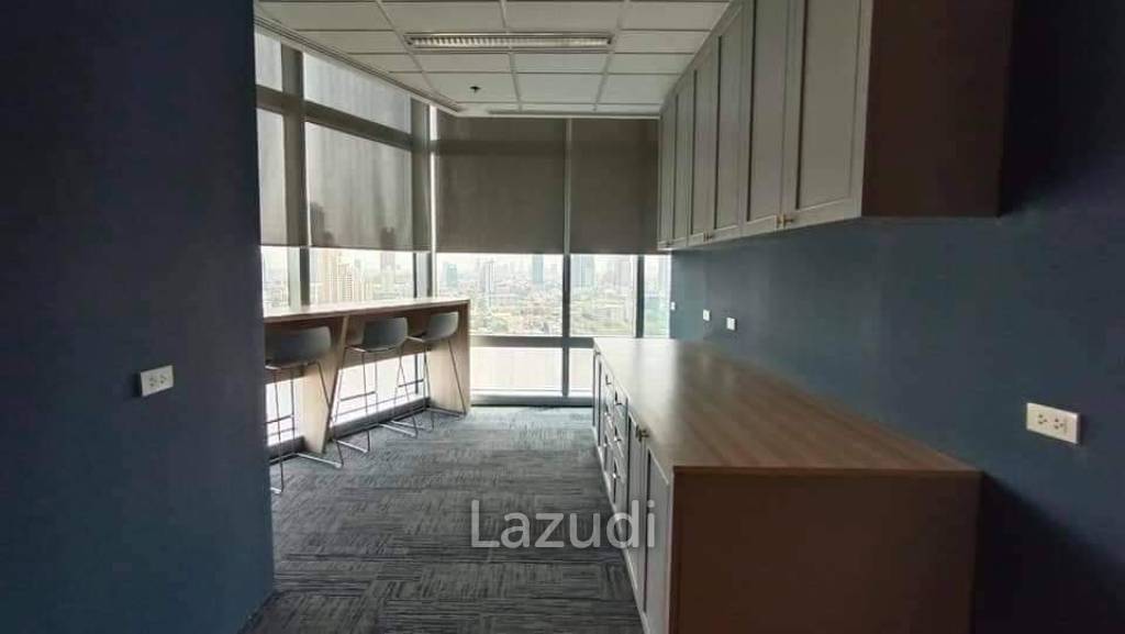 Newly Renovated Luxury Office Space for rent in Phayathai