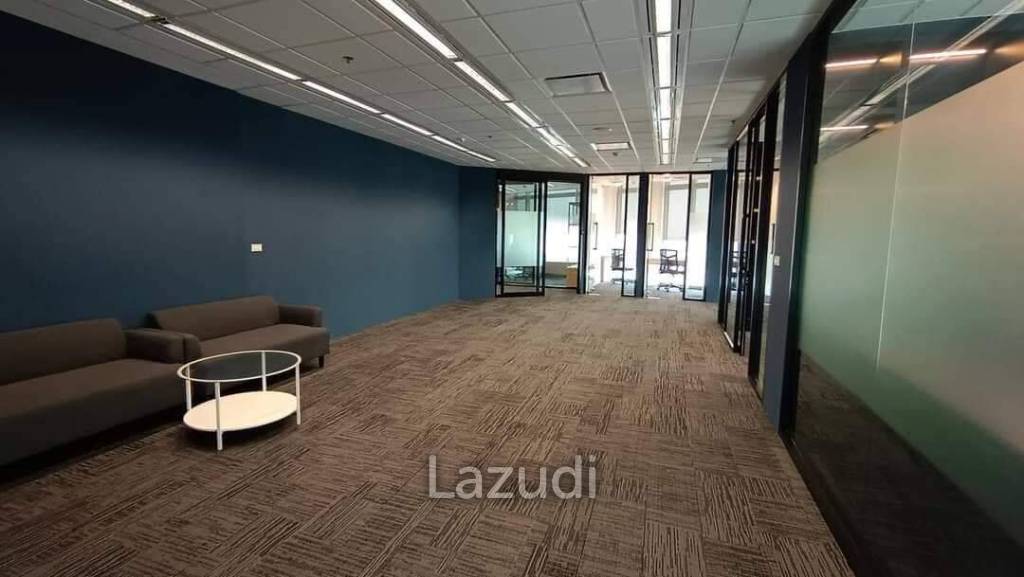 Newly Renovated Luxury Office Space for rent in Phayathai