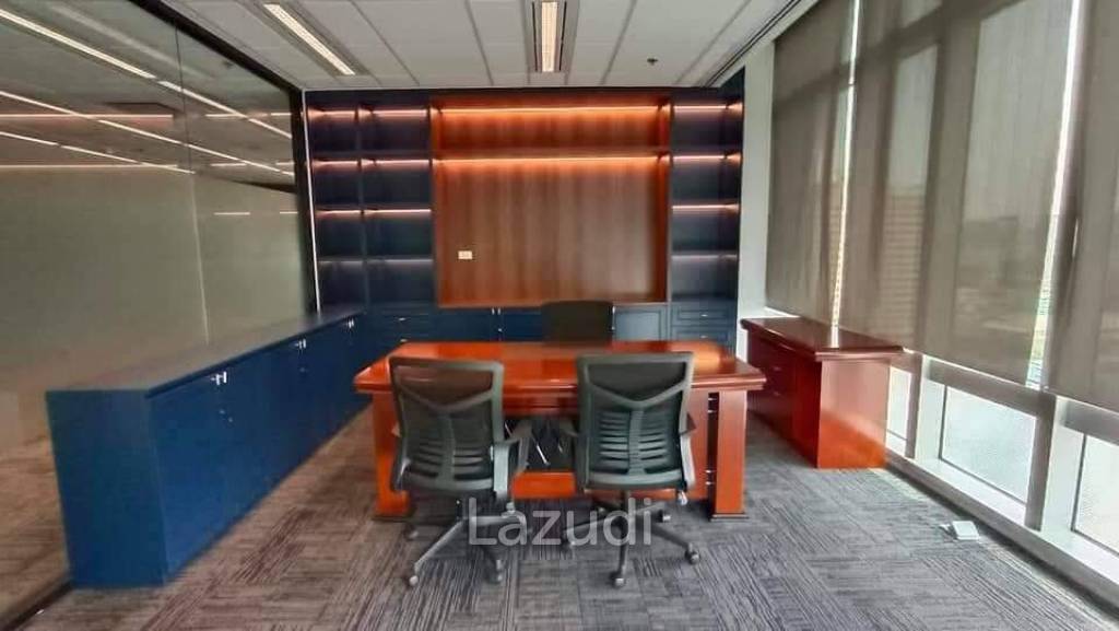 Newly Renovated Luxury Office Space for rent in Phayathai