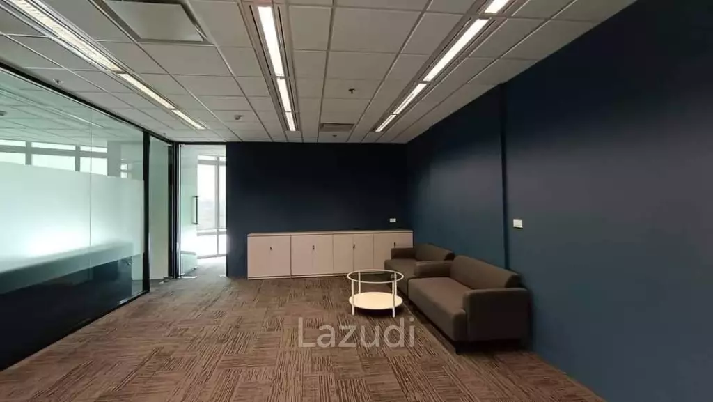 Newly Renovated Luxury Office Space for rent in Phayathai