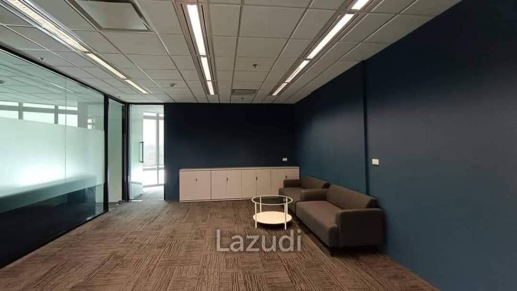 Newly Renovated Luxury Office Space for rent in Phayathai