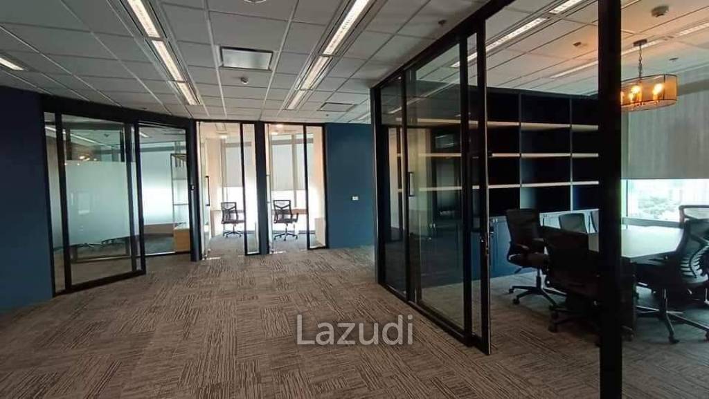 Newly Renovated Luxury Office Space for rent in Phayathai