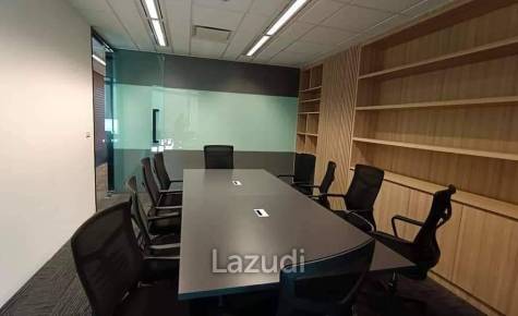 Newly Renovated Luxury Office Space for rent in Phayathai