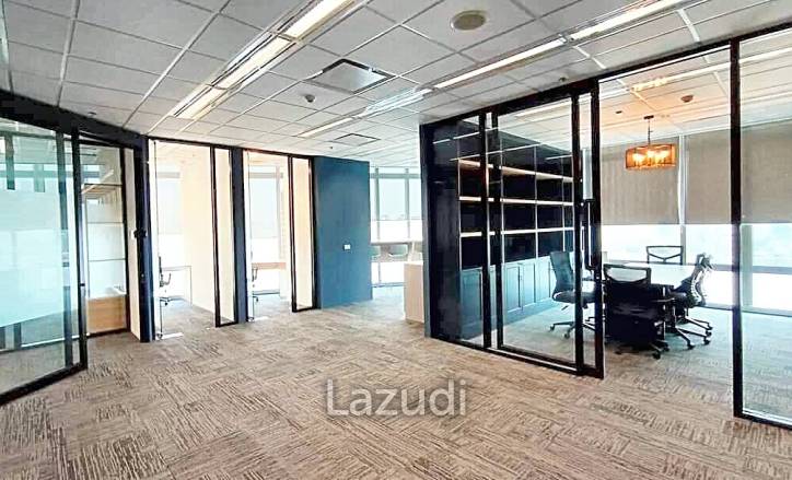 Newly Renovated Luxury Office Space for rent in Phayathai