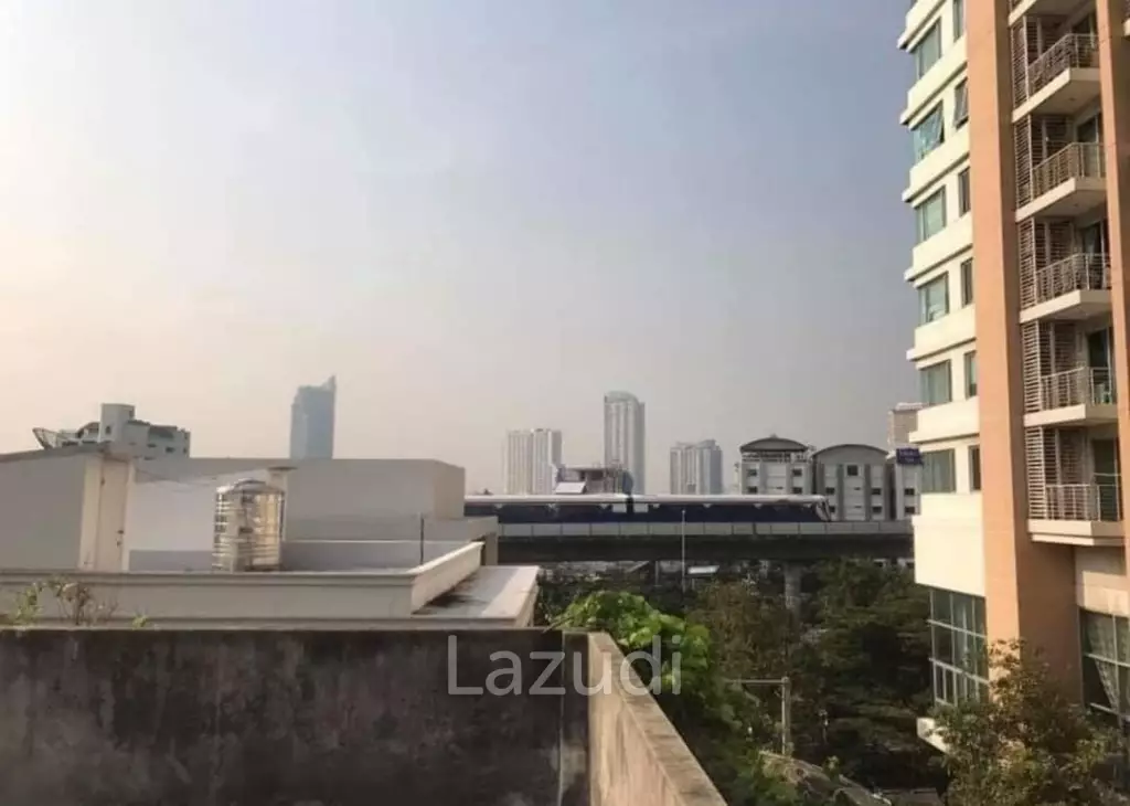 Commercial building for sale in Charoen Nakorn-Krung Thon