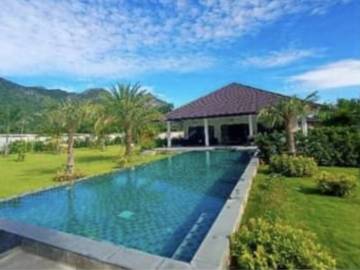 Great Design 3 bed pool villa on big land with beautiful views.