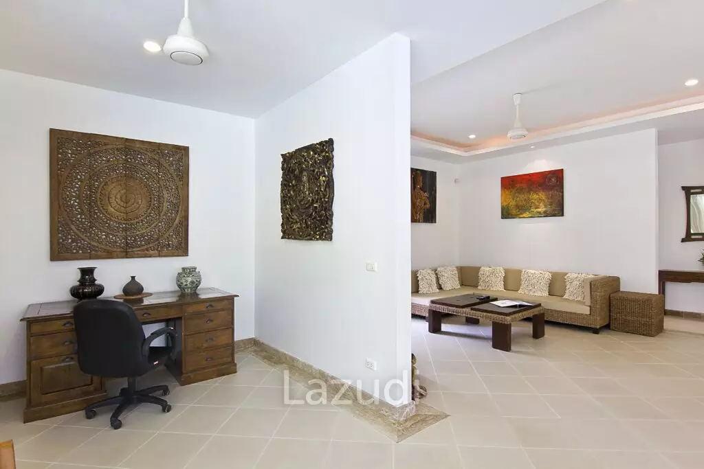 Beautiful 3-Bed Villa with Tropical Garden in Mae Nam