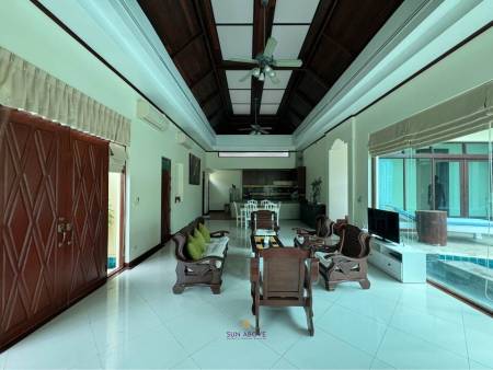 Spacious Villa for Rent in Bangtao - 3 Bedrooms, Private Garden And  Pool