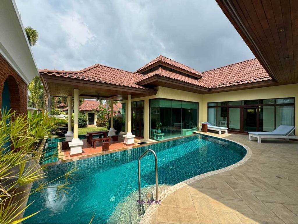 Spacious Villa for Rent in Bangtao - 3 Bedrooms, Private Garden And  Pool