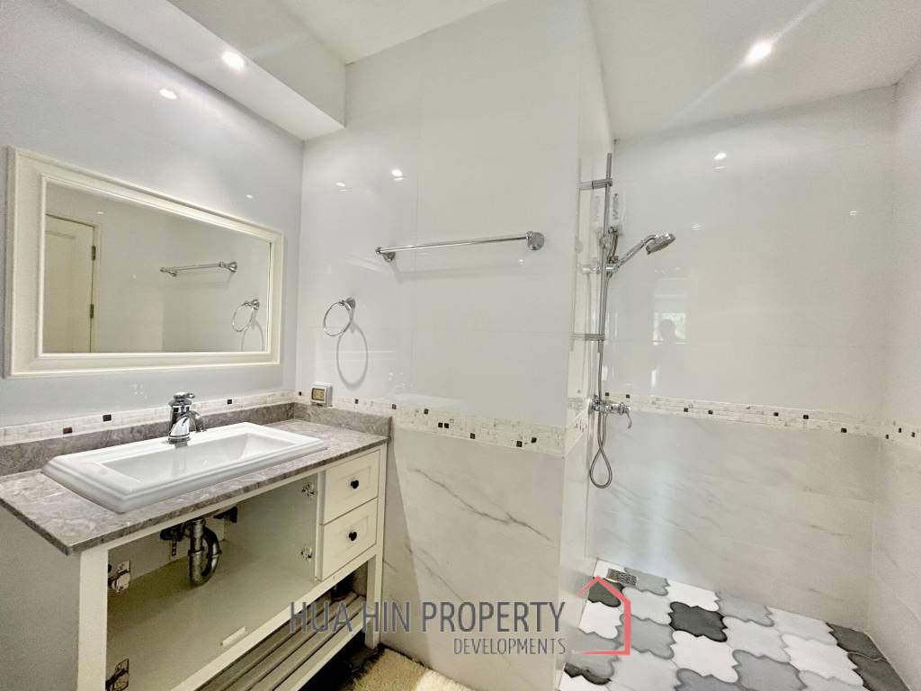 Royal Princess: Luxurious 4 Bed Beachfront Condo