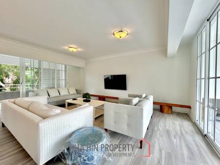 Royal Princess: Luxurious 4 Bed Beachfront Condo
