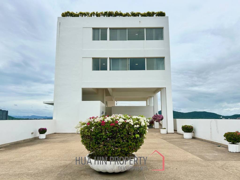 Royal Princess: Luxurious 4 Bed Beachfront Condo