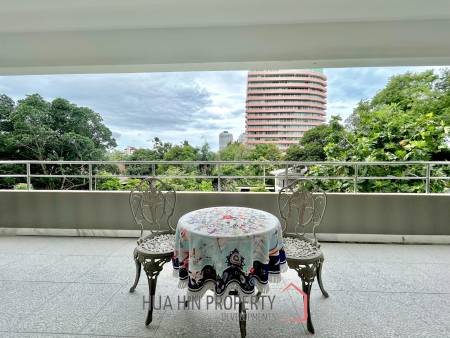 Royal Princess: Luxurious 4 Bed Beachfront Condo