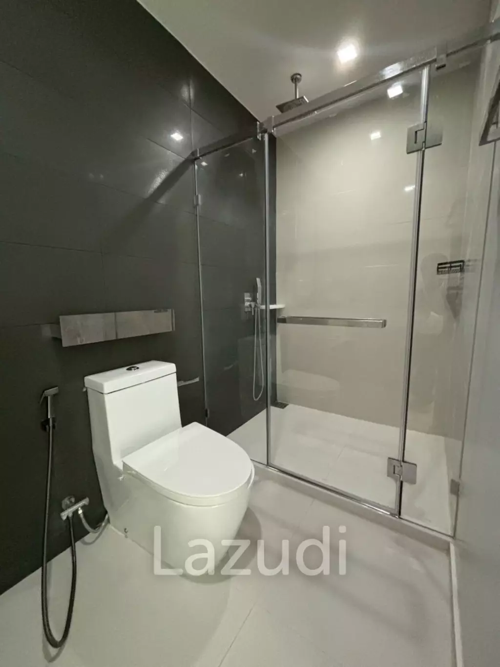 2 Bed 2 Bath 88 SQ.M The Room BTS Wongwian Yai