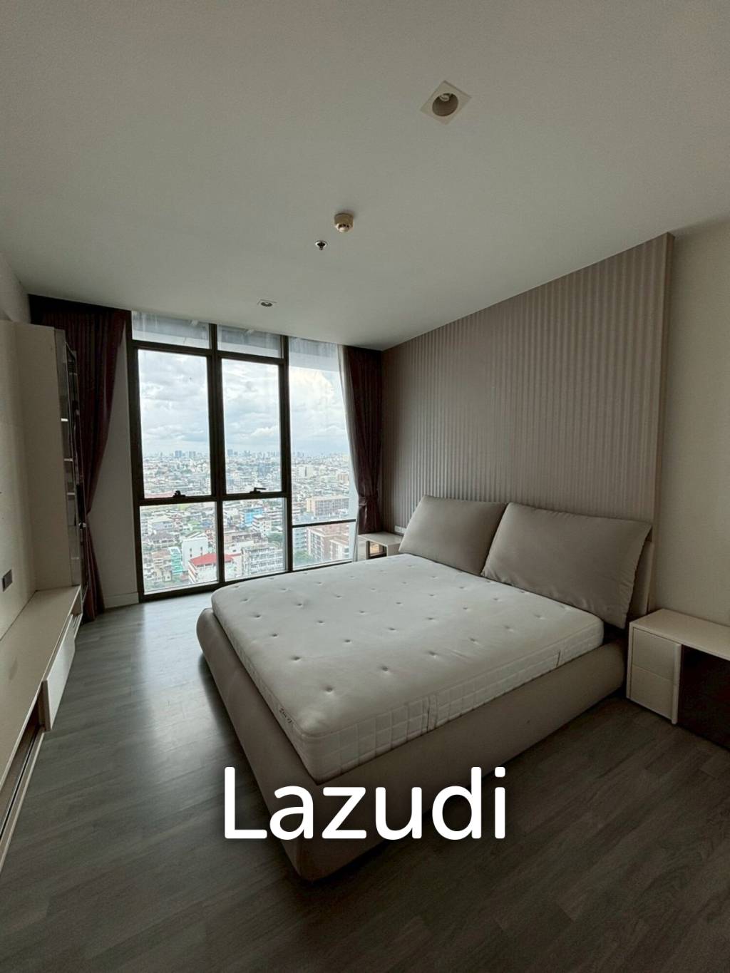 2 Bed 2 Bath 88 SQ.M The Room BTS Wongwian Yai