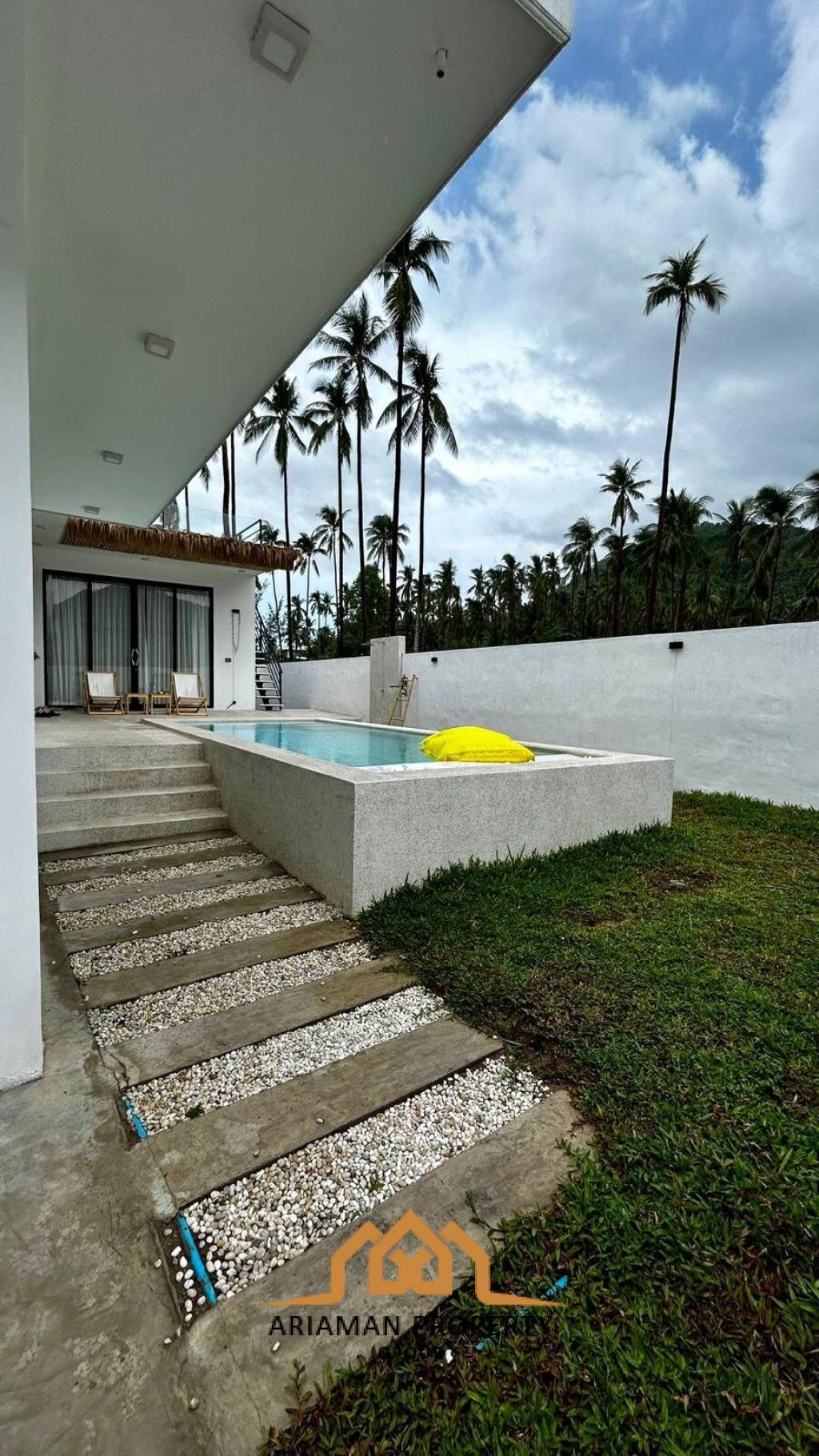 Modern 3-Bedroom Villa with Pool in Mae Nam, Ko Samui