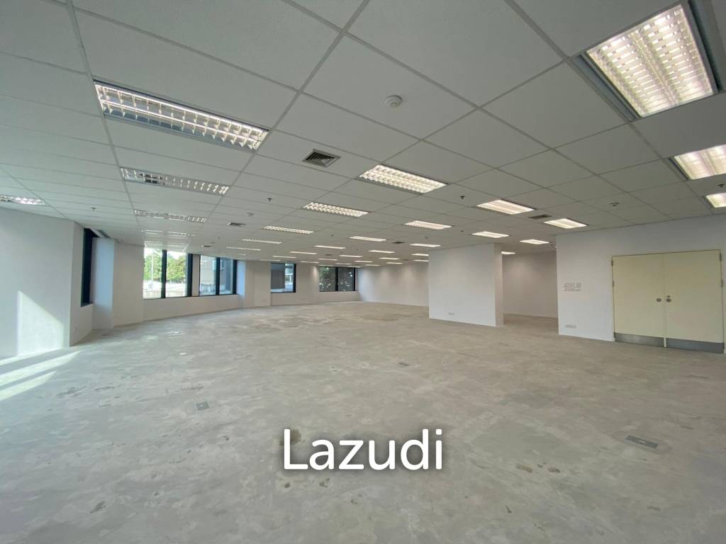 Prime Location Office Space for rent in Sukhumvit 24