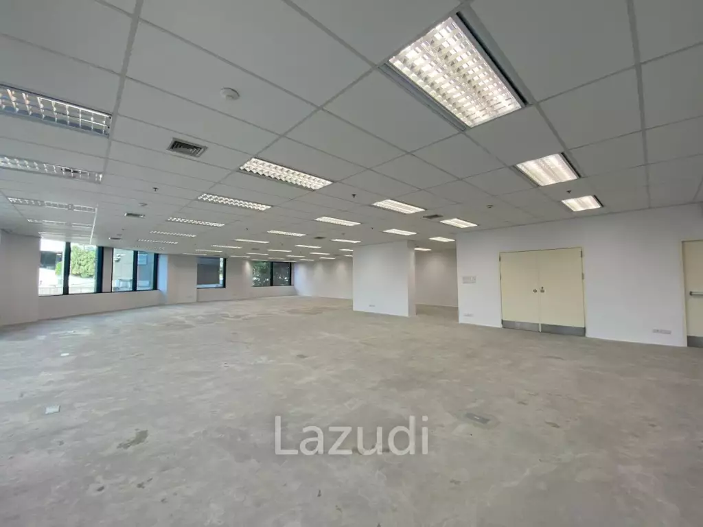 Prime Location Office Space for rent in Sukhumvit 24
