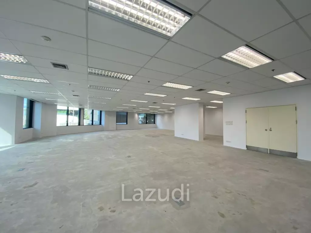 Prime Location Office Space for rent in Sukhumvit 24