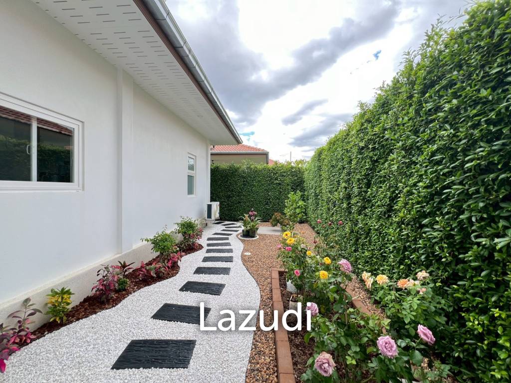 วิลล่า 4 ห้องนอนพร้อมสระว่ายน้ำใน Mali Lotus
