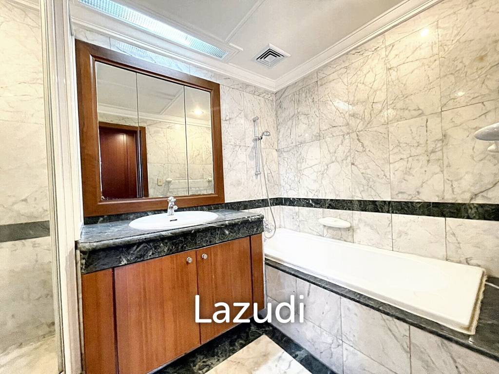 2 Bed 2 Bath 136 SQ.M All Season Mansion