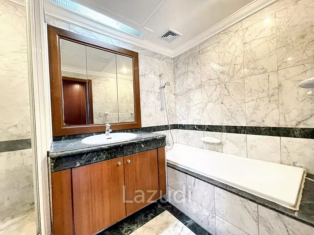 2 Bed 2 Bath 136 SQ.M All Season Mansion