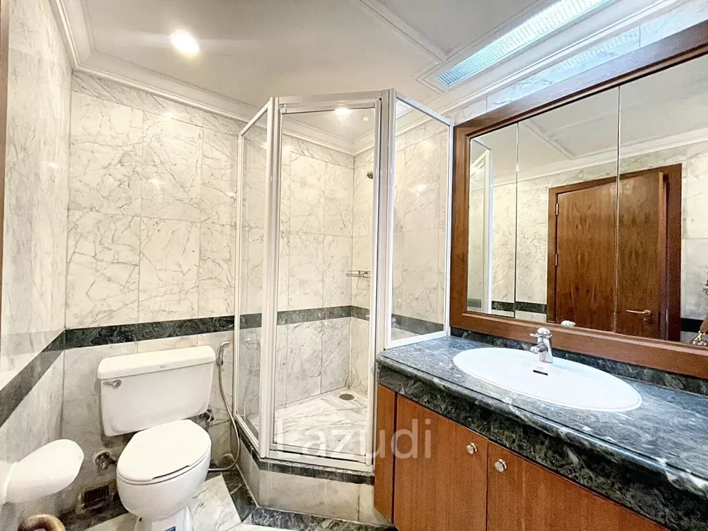 2 Bed 2 Bath 136 SQ.M All Season Mansion