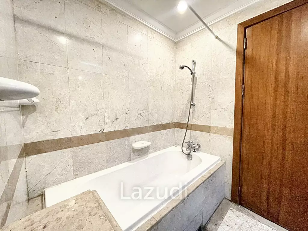 2 Bed 2 Bath 136 SQ.M All Season Mansion
