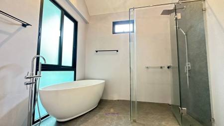 Modern 3-Bedroom Villa For Rent In Pasak Soi 8,Thalang