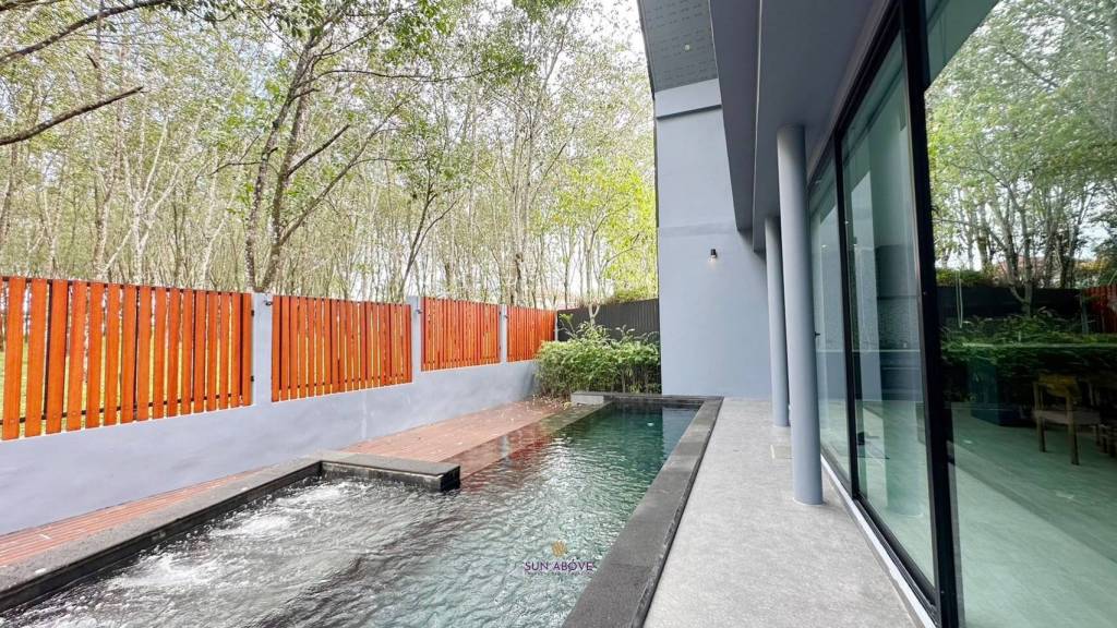 Modern 3-Bedroom Villa For Rent In Pasak Soi 8,Thalang