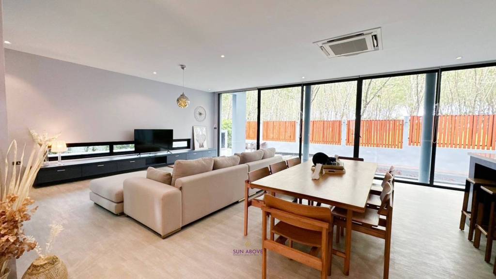 Modern 3-Bedroom Villa For Rent In Pasak Soi 8,Thalang