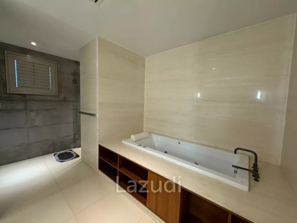 3 Bed 3 Bath 192 SQ.M The Crest Ruamrudee