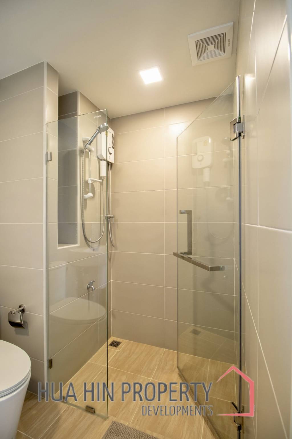 My Style Condo : 1 Bedroom Top Floor For Sale