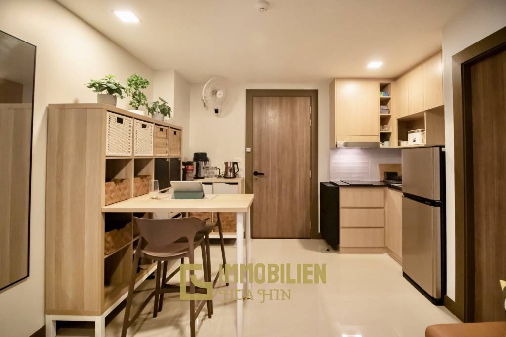 My Style Condo : 1 Bedroom Top Floor For Sale