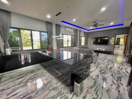 Cha Am: Pool villa with 4 bedrooms and 4 bathrooms and impressive views of the mountains