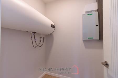 314 sqm modern pool villa in Thap Tai Hua Hin , ( Off-Plan )