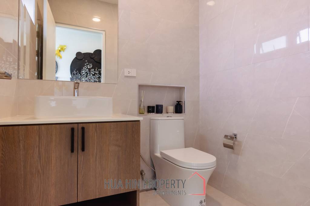 314 sqm modern pool villa in Thap Tai Hua Hin , ( Off-Plan )