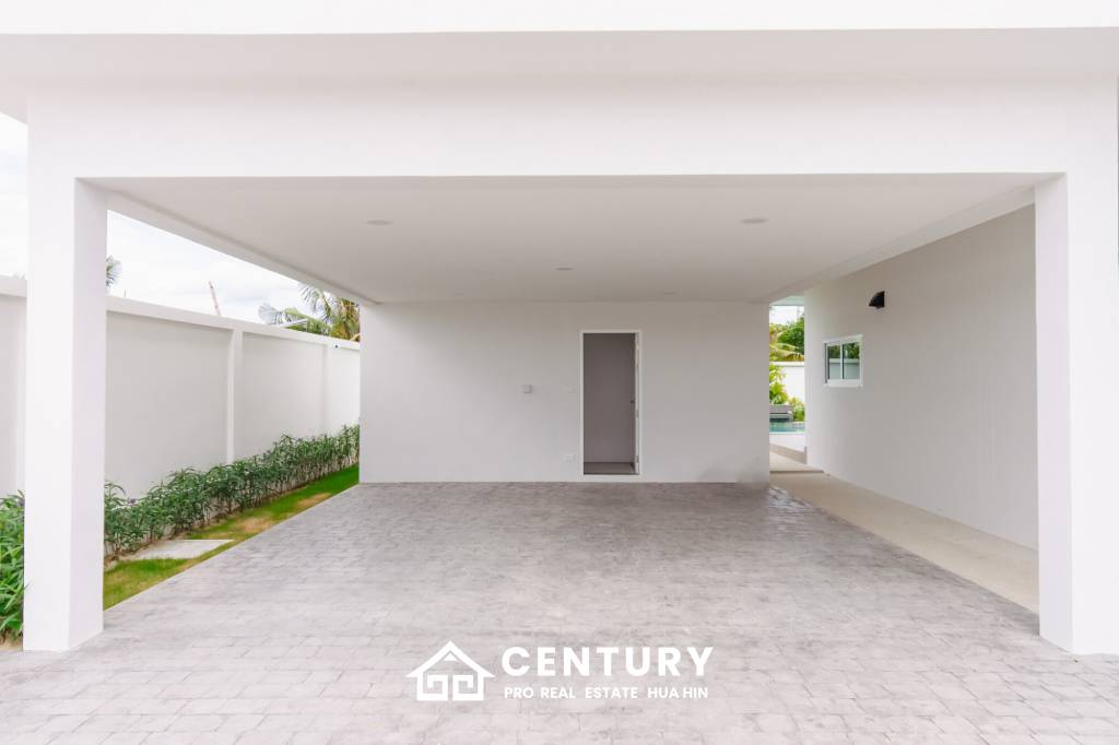 620 ตร.ม 3 เตียง 3 อาบน้ำ วิลล่า For ขาย