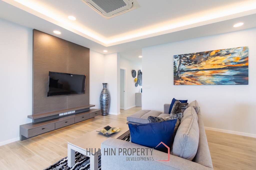314 sqm modern pool villa in Thap Tai Hua Hin , ( Off-Plan )